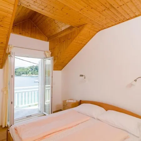 Macus - One Bedroom With Balcony And Sea View Kolocep Island